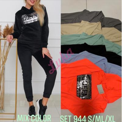 Women's tracksuit 944